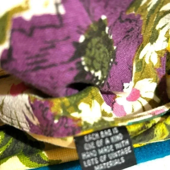 Range of motion embroidered felted wool  crossbody handbag - Picture 10 of 10